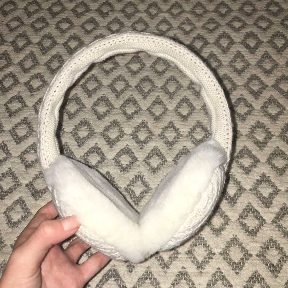 Cute earmuffs!